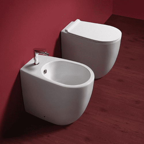 Simas Vignoni sanitari bagno a terra senza brida con scarico traslato, vaso, bidet e coprivaso soft-close